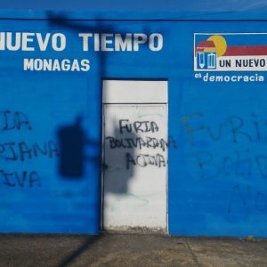 HABLANDO DE ELECCIONES LIBRES: A varios estados llegó la «Furia Bolivariana» y vandalizó sede de partidos y ONG