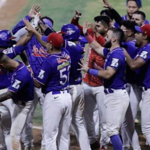 Cumplió Oswaldo Guillen: Tiburones de La Guaira, campeón de la LVBP tras 37 años sin un trofeo