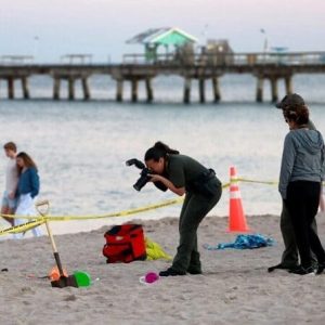 #FATALIDAD Niña murió enterrada en la arena en una playa de La Florida Estados Unidos