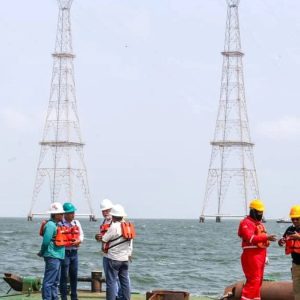 General Néstor Reverol supervisa el reemplazo de la línea de transmisión en el Zulia