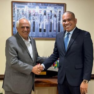 #ULTIMAHORA Después de su habilitación, el opositor venezolano Leocenis García fue recibido por el Ex Presidente Samper de Colombia