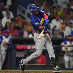 DOMINICANOS SORPRENDIDOS: Tiburones de La Guaira gana el primero de la Serie del Caribe ante los Tigres del Licey