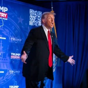 Trump vuelve a prometer deportación masiva si llega a la Casa Blanca