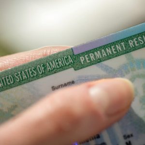 Inmigración: Desventajas de contar con Green Card en Estados Unidos
