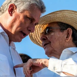 La pregunta en la isla: ¿Sacará Raúl Castro a Díaz-Canel del gobierno cubano?