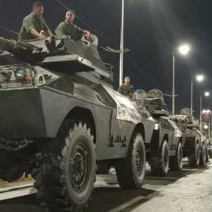 No hay rebelión militar en Venezuela: Tanquetas en calles de Caracas fue por la filmación de una serie de TV sobre Hugo Chávez