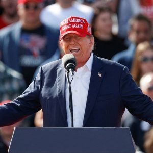 En mitin de campaña en Ohio, Trump dice que habrá un «baño de sangre» si pierde las elecciones de noviembre
