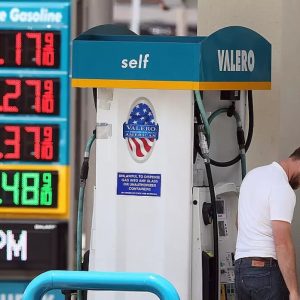Efectos del conflicto: Aumenta el precio promedio de la gasolina en EEUU ¿En cuánto está?