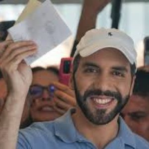#Inmigracion Bukele ofrece 5.000 pasaportes gratis a profesionales extranjeros