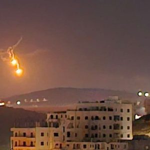Varios misiles iraníes impactan en Israel, aunque aún se desconocen las consecuencias