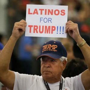 Según estudio de opinión: Latinos se alejan de Biden y se acercan a Trump