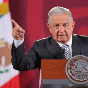 Presidente de México López Obrador afirma que hay «potencias extranjeras» detrás del allanamiento de la embajada de Ecuador