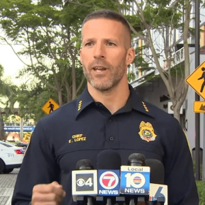 #SUCESOS Tiroteo en un club nocturno dentro de un centro comercial de Florida deja al menos 2 muertos y 7 heridos