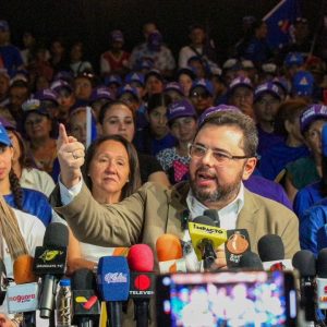 Ecarri crítica estímulos a la abstención: Los radicales se dan la mano para hacer que los venezolanos no voten