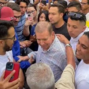 Ante una concentración de jóvenes: Edmundo González dice que triunfará en las presidenciales: “Aquí hay un país de pie”