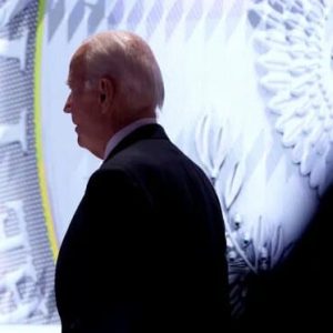 #ANALISIS Por qué sería difícil reemplazar a Biden como candidato demócrata a la presidencia