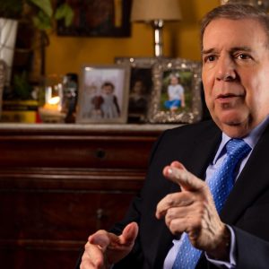 Candidato Edmundo González expresa su respaldo a los 10 alcaldes de Trujillo y Nueva Esparta inhabilitados