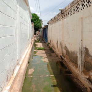 #ZULIA Desbordamiento de aguas servidas en ya un grave problema sanitario en San Jacinto-Maracaibo