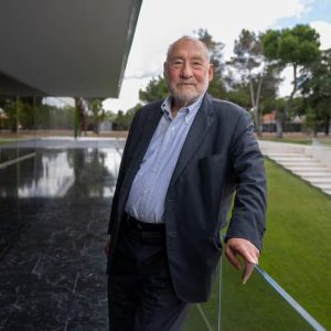 #ECONOMIA Joseph Stiglitz: “Aún estamos a tiempo de salvar al capitalismo de sí mismo, pero si Trump gana será más difícil”