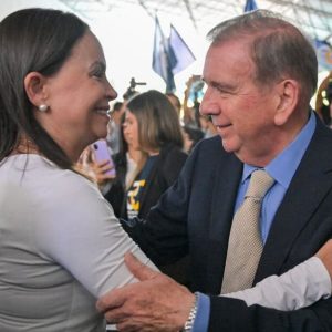 Caiga Quien Caiga Por Angel Monagas: El plan de María Corina