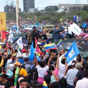 ¿Censura o qué? Univisión elimina artículo que daba como ganador a  Nicolás Maduro en encuesta