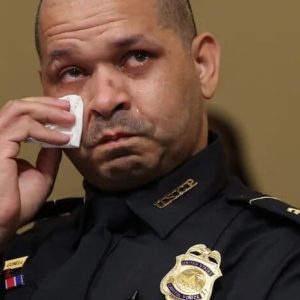 AFIRMA Policía participante del asalto al Capitolio: Trump nos traicionó