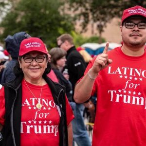 #INMIGRACION Votantes latinos confían más en Trump que en Biden en temas migratorios: encuesta 