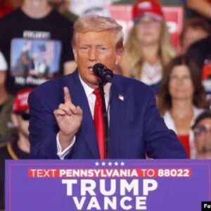 #ELECCIONES05NOV Donald Trump presenta su promesa a los latinos: Eliminará CBP One y el parole humanitario, y advierte a inmigrantes «prepárense para irse»