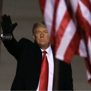 Donald Trump responde: «No soy un nazi, soy lo opuesto a un nazi»