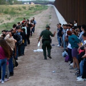 #EMERGENCIA Miles de venezolanos quedan en el limbo entre México y EEUU por las medidas de Biden
