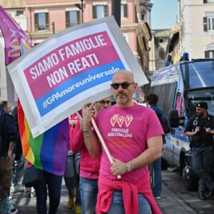 #Italia Criminalizan gestación subrogada en el extranjero, un duro golpe para las parejas homosexuales e infértiles