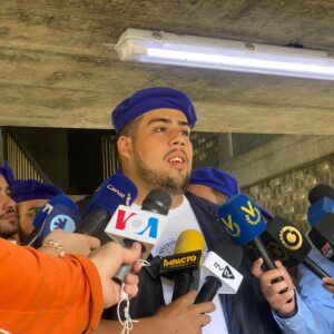 Miguelangel Suaréz: «La UCV fue ejemplo de civismo al asistir más de 10.000 estudiantes a votar»