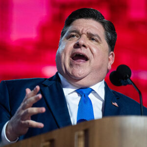 Demócratas no aprenden: El gobernador de Illinois, J. B. Pritzker, promete impulsar cambios de género para frustrar la agenda de Trump