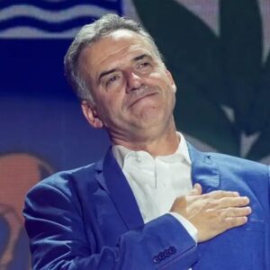 La izquierda lidera proyecciones tras balotaje en Uruguay: Yamandú Orsi ganó la Presidencia