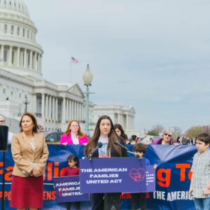#EEUU Defensora de familias mixtas pide a Biden perdón para un millón de indocumentados como lo aplicó a su hijo Hunter Biden