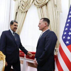 Richard Grenell «no estaba muerto ni andaba de parranda», afirma que mantiene conversaciones con Nicolás Maduro y su equipo