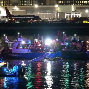 #TRAGEDIA Recuperan cadáveres del accidente aéreo en Washington: Posiblemente sin sobrevivientes