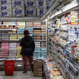 #ECONOMIA La confianza del consumidor de EE.UU. registra su mayor caída desde 2021