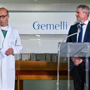 Diario El Debate: El ‘pequeño Vaticano’ del Gemelli: quiénes son los imprescindibles en la habitación del Papa