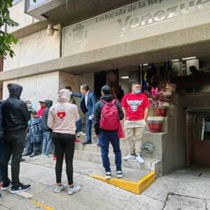 Detenidos por averiguaciones en el Zulia tres ex diplomáticos de la embajada de Venezuela en México