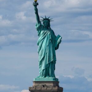 Otro debate surrealista: Washington y París discuten la devolución a Francia de la Estatua de la Libertad