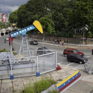 Implicaciones a corto plazo: Plan de Trump para Chevron devolvería a Venezuela al mercado negro del petróleo