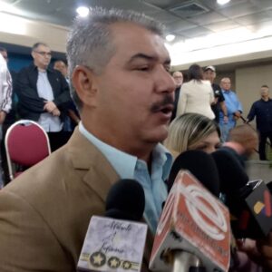 Luis Caldera candidato a la gobernación del PSUV recibió apoyo de «Zulianos por el Zulia»