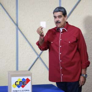 Análisis de la BBCNews: Qué puede hacer ahora Maduro con el poder que acumula el chavismo tras las elecciones de este domingo y cómo queda la oposición