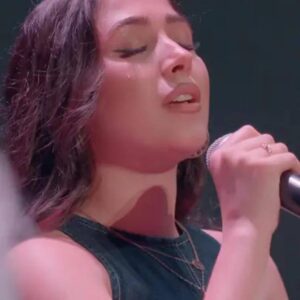 Abrázame: Entrevista a Shakira Martínez Por José Luis Ortiz Güel