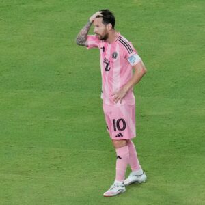 Mundial de Clubes: Messi está solo