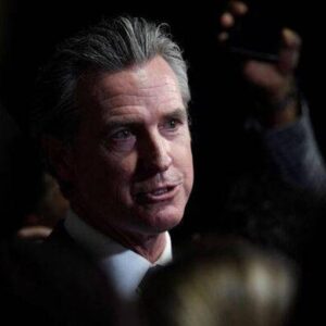 Trump celebra ‘gran victoria’ sobre ‘incompetente’ Newsom por la Guardia Nacional en Los Ángeles