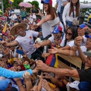 Tropezar con la misma piedra y llamarlo estrategia Por Humberto González Briceño