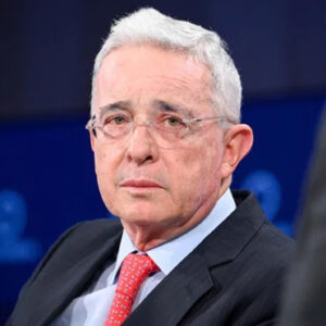 #ULTIMAHORA Juicio de Uribe: jueza lo declara culpable por delito de soborno en actuación penal