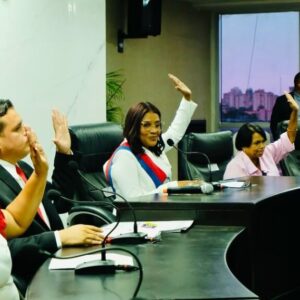 Jessy Gascón se juramenta como Presidenta Juramentan del nuevo Concejo Municipal de Maracaibo